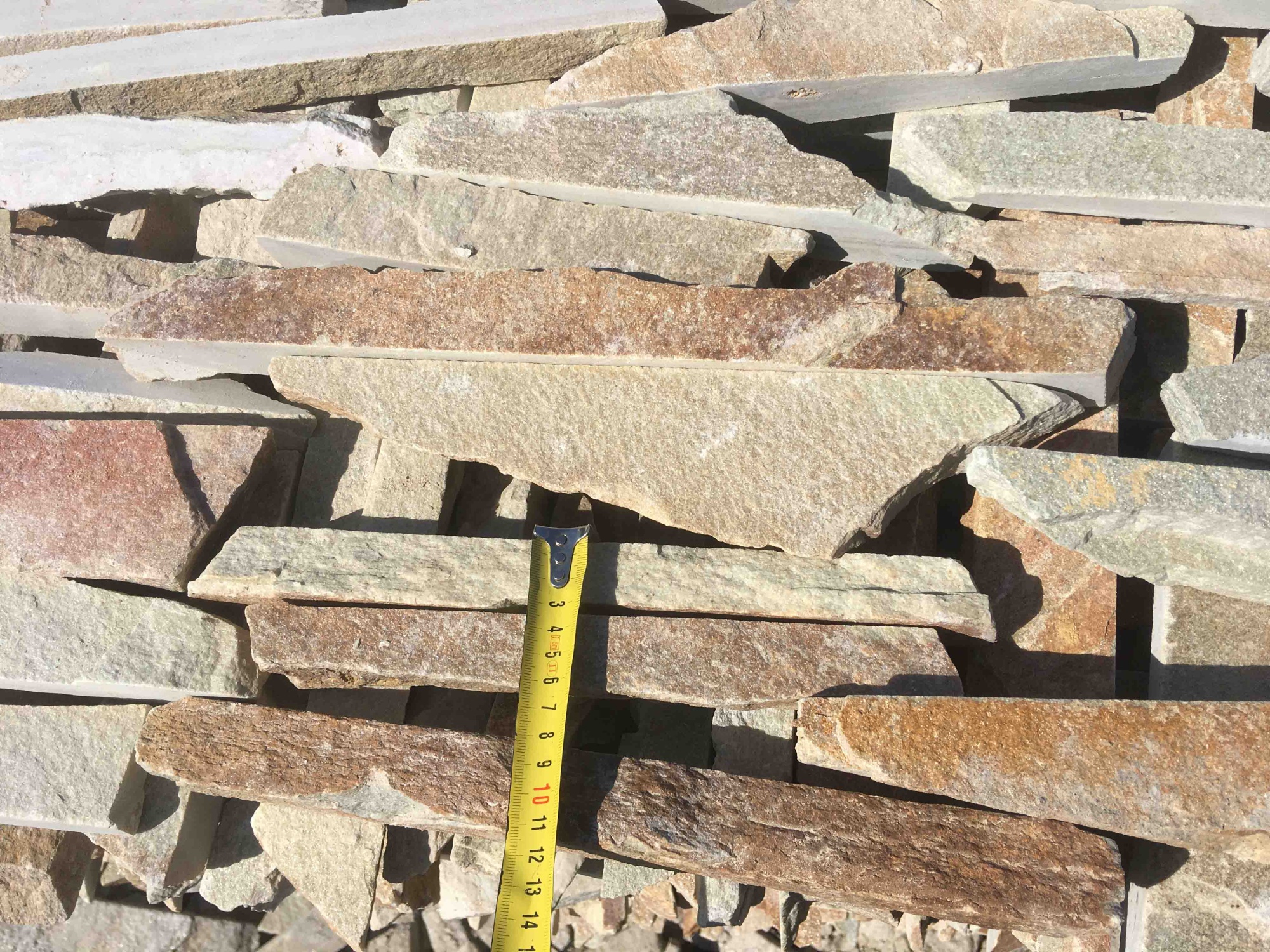 Горбушка златолит золотистый для облицовки купить в Севастополе