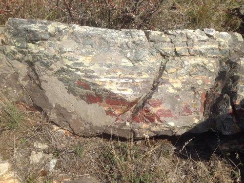 Гигантские зелёные валуны для ландшафтного дизайна весом более 5 тонн купить в Севастополе