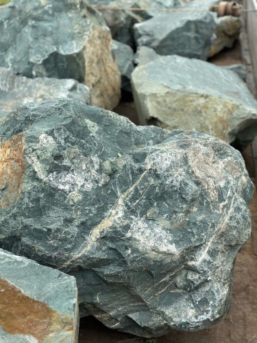 Камни для ландшафтного дизайна зелёные 10-60 килограмм купить в Севастополе