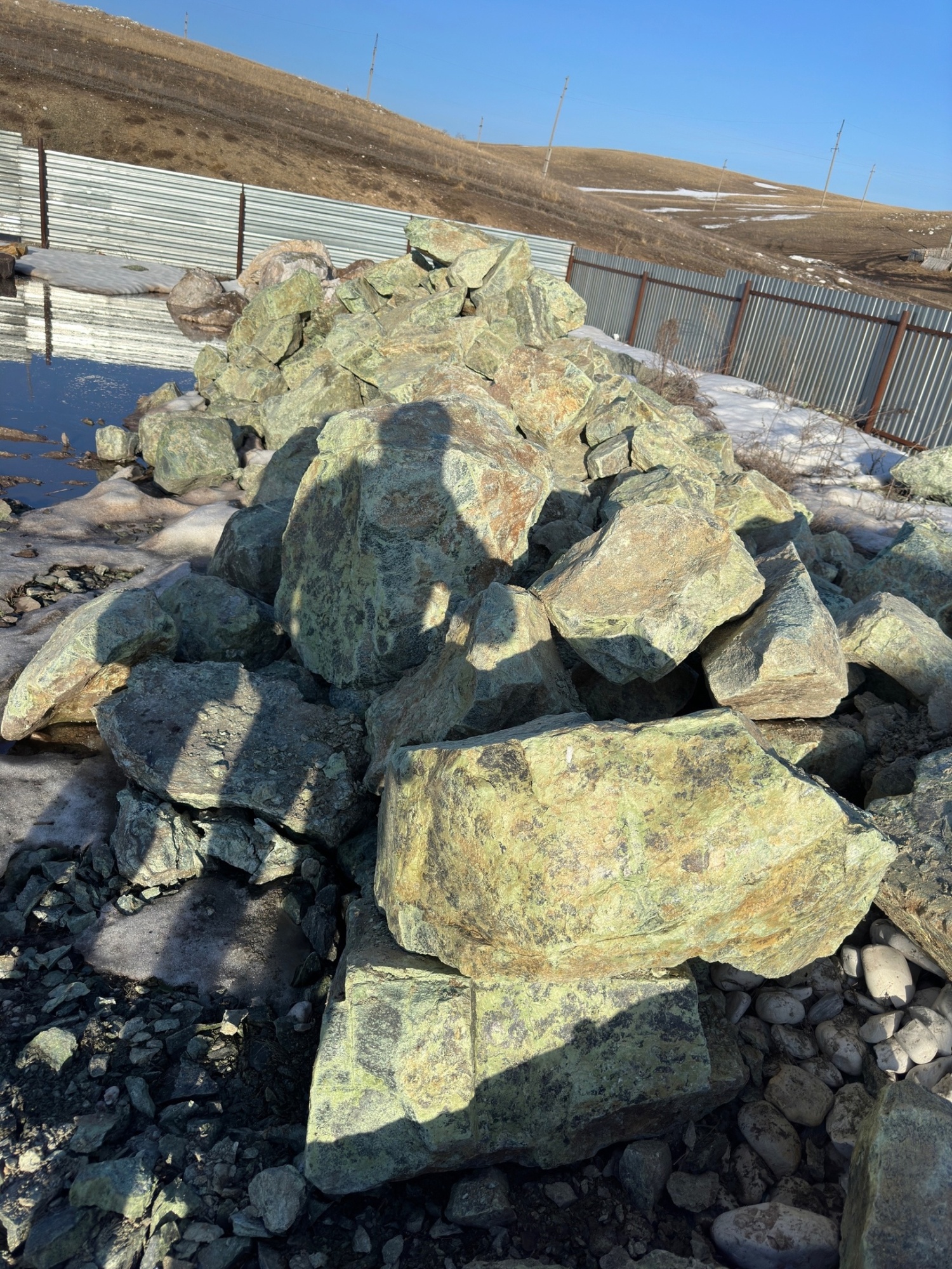 Камни для ландшафтного дизайна зелёные 10-60 килограмм купить в Севастополе