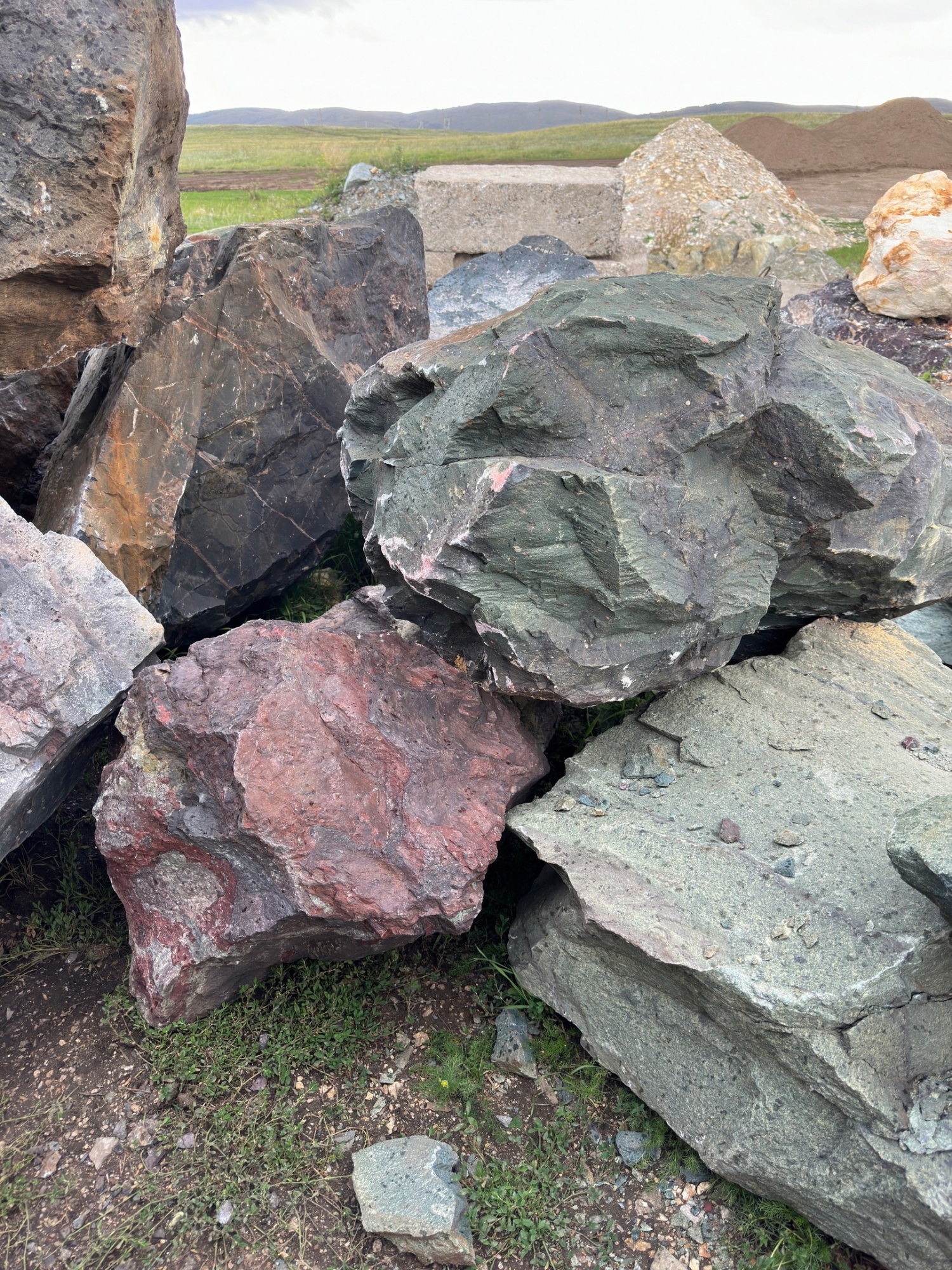 Камни для ландшафтного дизайна зелёные 10-60 килограмм купить в Севастополе