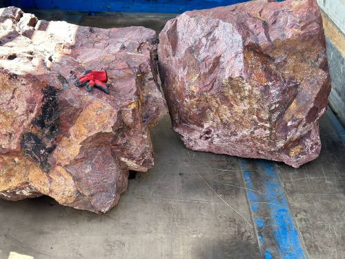 Ландшафтные глыбы красно-фиолетовые 200-1000 килограмм купить в Севастополе