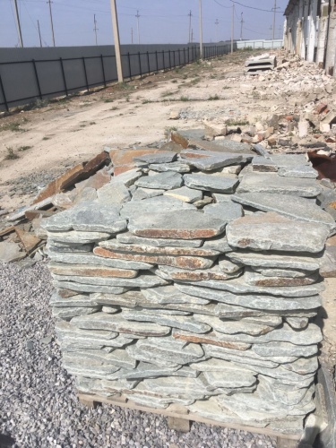 Златолит серебристый галтованный для лестниц купить в Севастополе