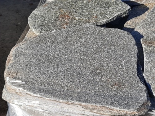 Златолит серебристый галтованный для лестниц купить в Севастополе